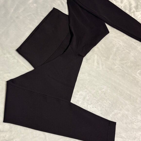 Like New Lululemon Wunder Train High Rise Tight 28" Gym Leggings Black size 4 - Picture 6 of 12